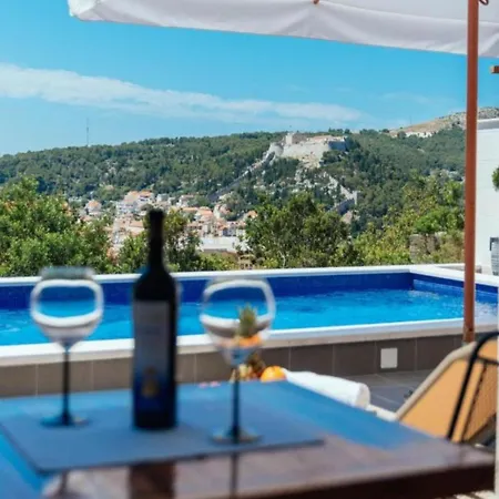 Trogrli - Two-bedroom With Balcony And Sea View * Хвар