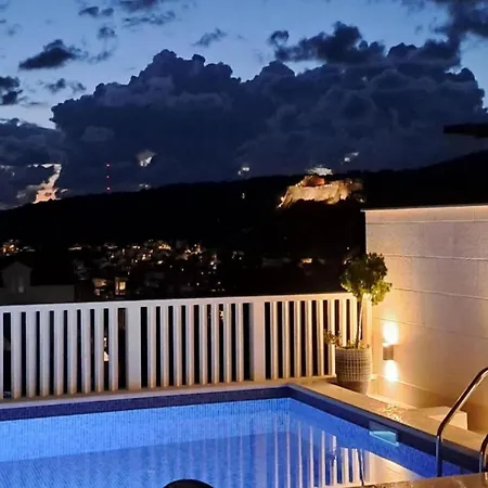 Trogrli - Two-bedroom With Balcony And Sea View Апартаменти *