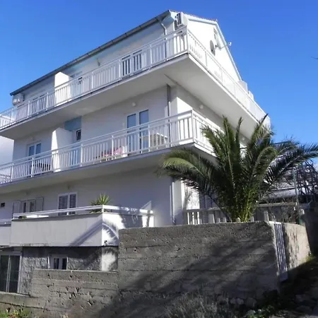 Апартаменти Trogrli - Two-bedroom With Balcony And Sea View *