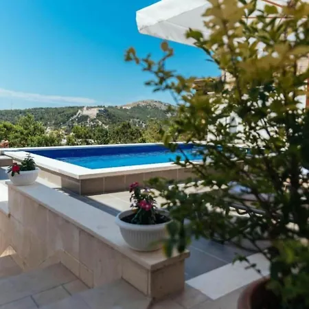 Trogrli - Two-bedroom With Balcony And Sea View * Хвар
