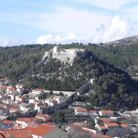 Trogrli - Two-bedroom With Balcony And Sea View Hvar Town