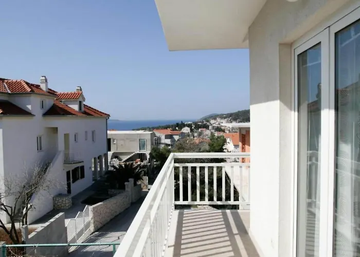 Trogrli - Two-bedroom With Balcony And Sea View * Hvar Town